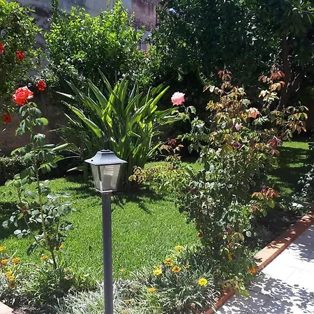 Sara Chalet Palermo